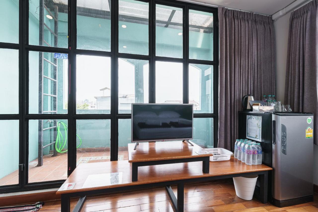 99 Hostel Khaosan Бангкок Экстерьер фото