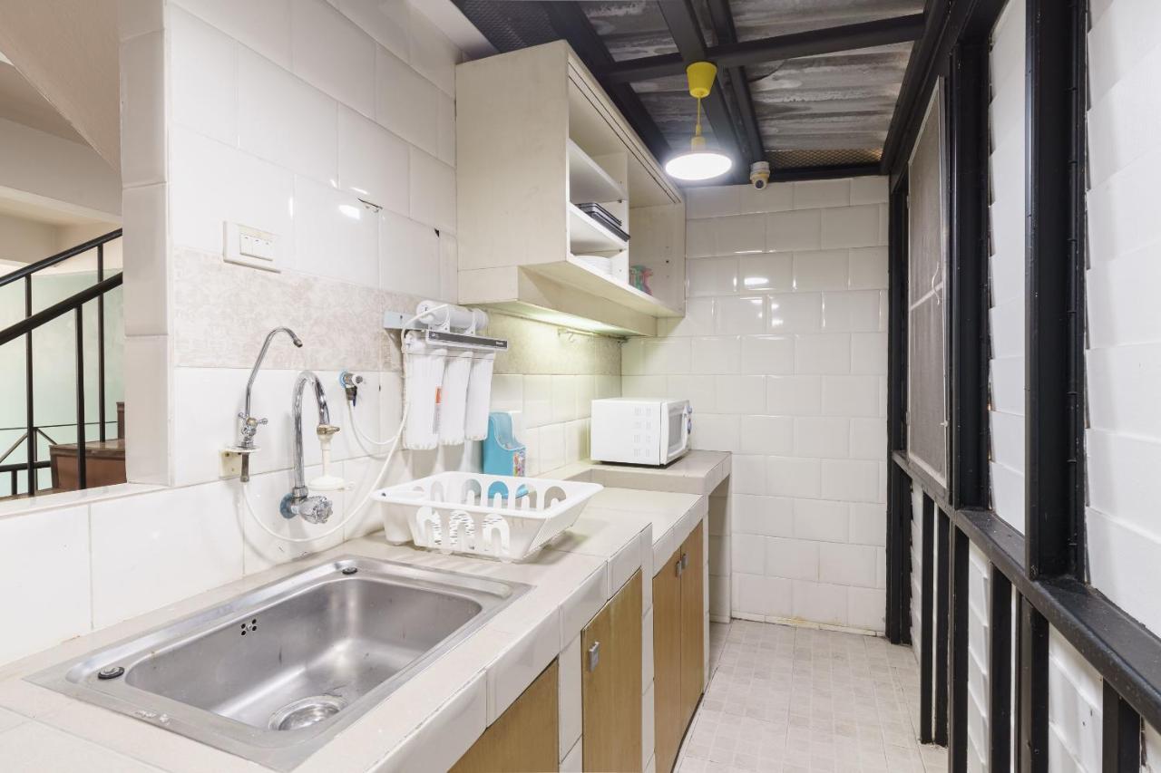 99 Hostel Khaosan Бангкок Экстерьер фото