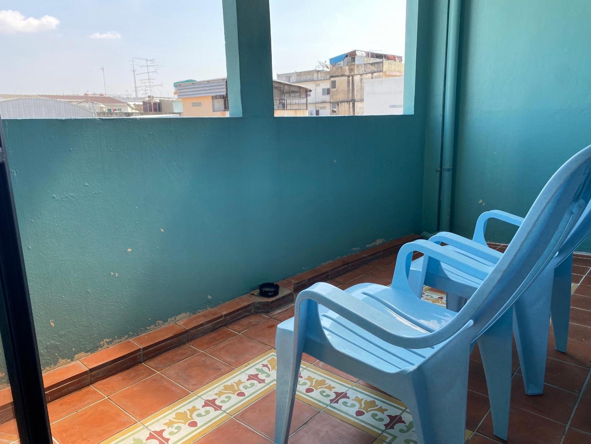 99 Hostel Khaosan Бангкок Экстерьер фото